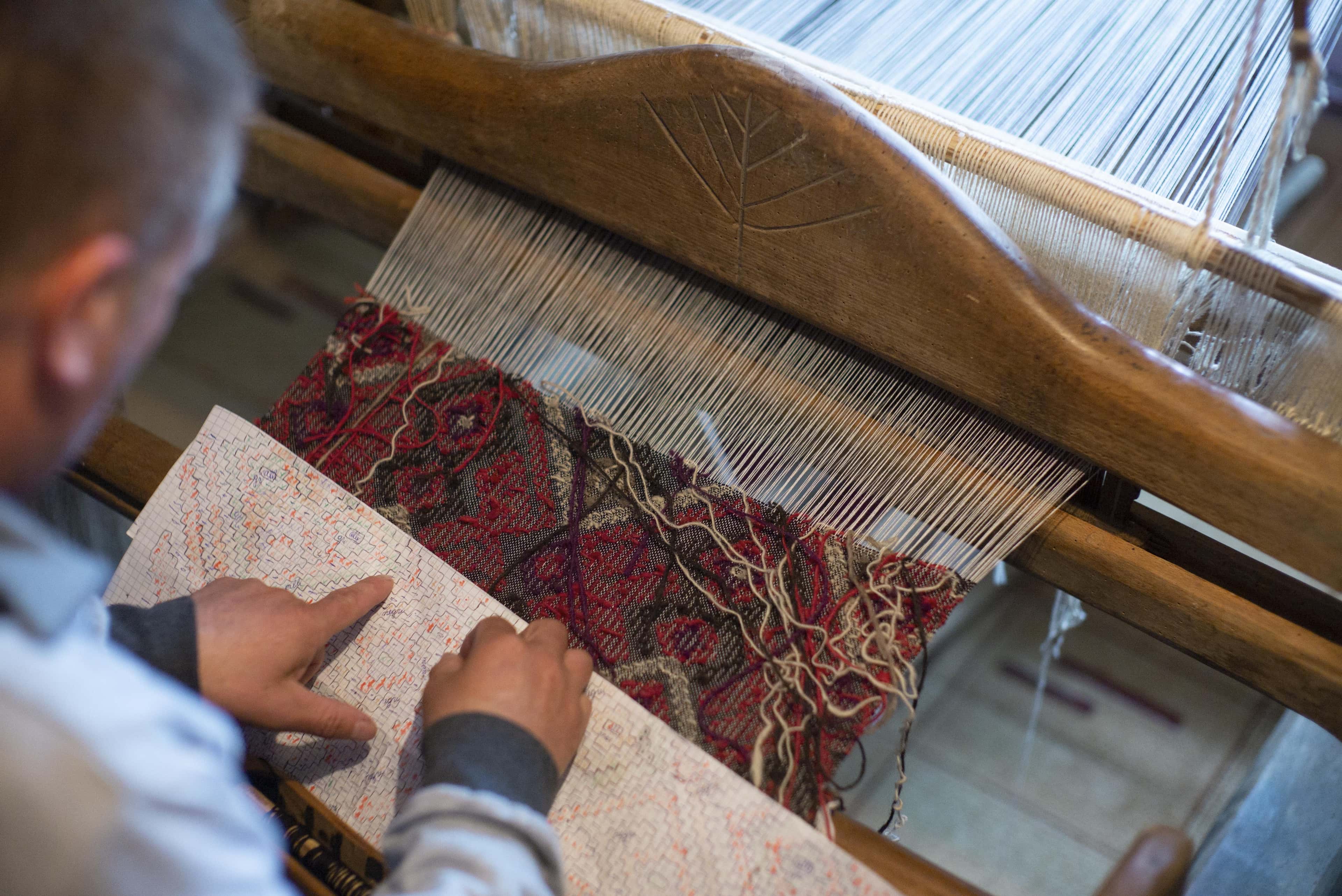 Weaving in Romania. Photo: Nafez Rerhuf